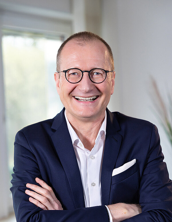 Prof. Dr. Jens Böcker Prof. Dr. Jens Böcker